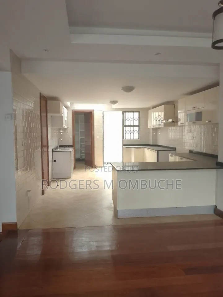 6bdrm Villa in Muthangari for sale