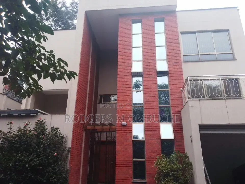 6bdrm Villa in Muthangari for sale
