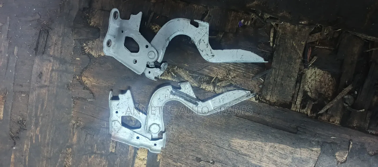 Bonnet Hinges Harrier