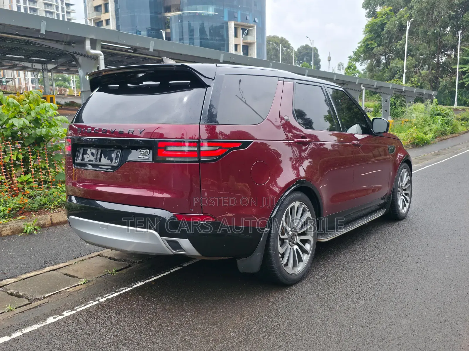 Land Rover Discovery 2017 Maroon