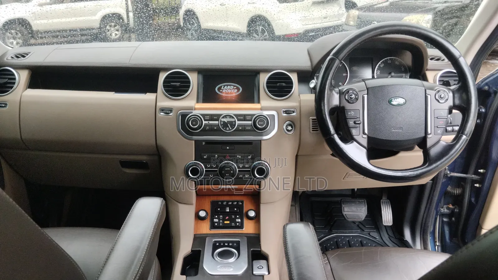 Land Rover Discovery 2013 White