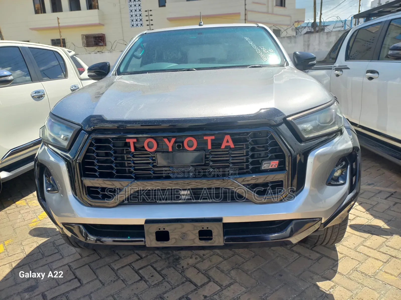 Toyota Hilux 2019 Silver