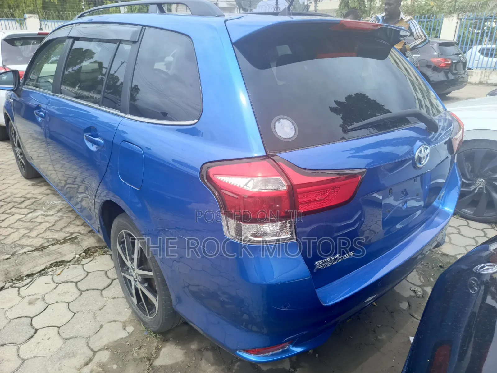 Toyota Corolla Fielder 2020 Blue