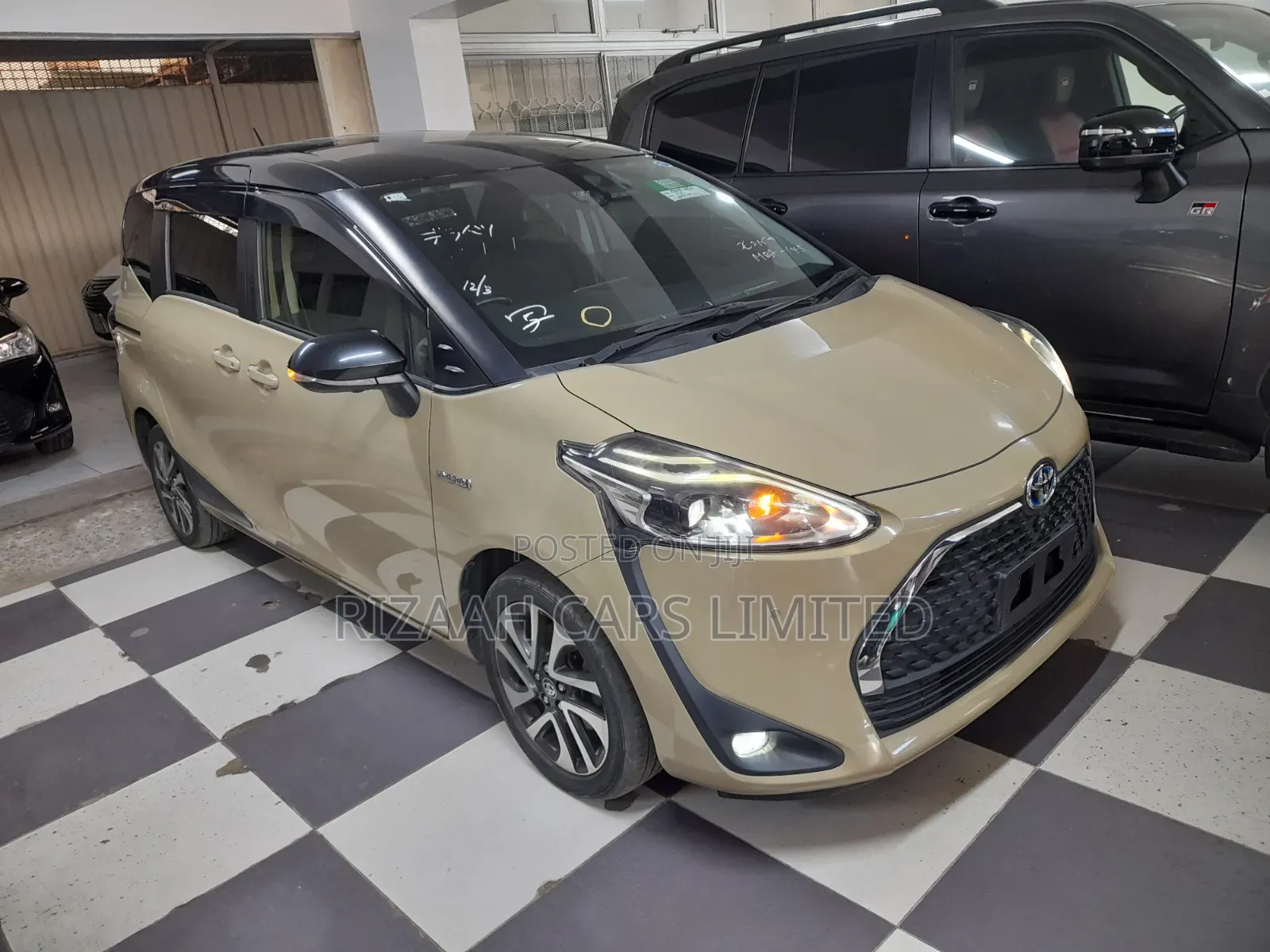 Toyota Sienta 2019 Beige