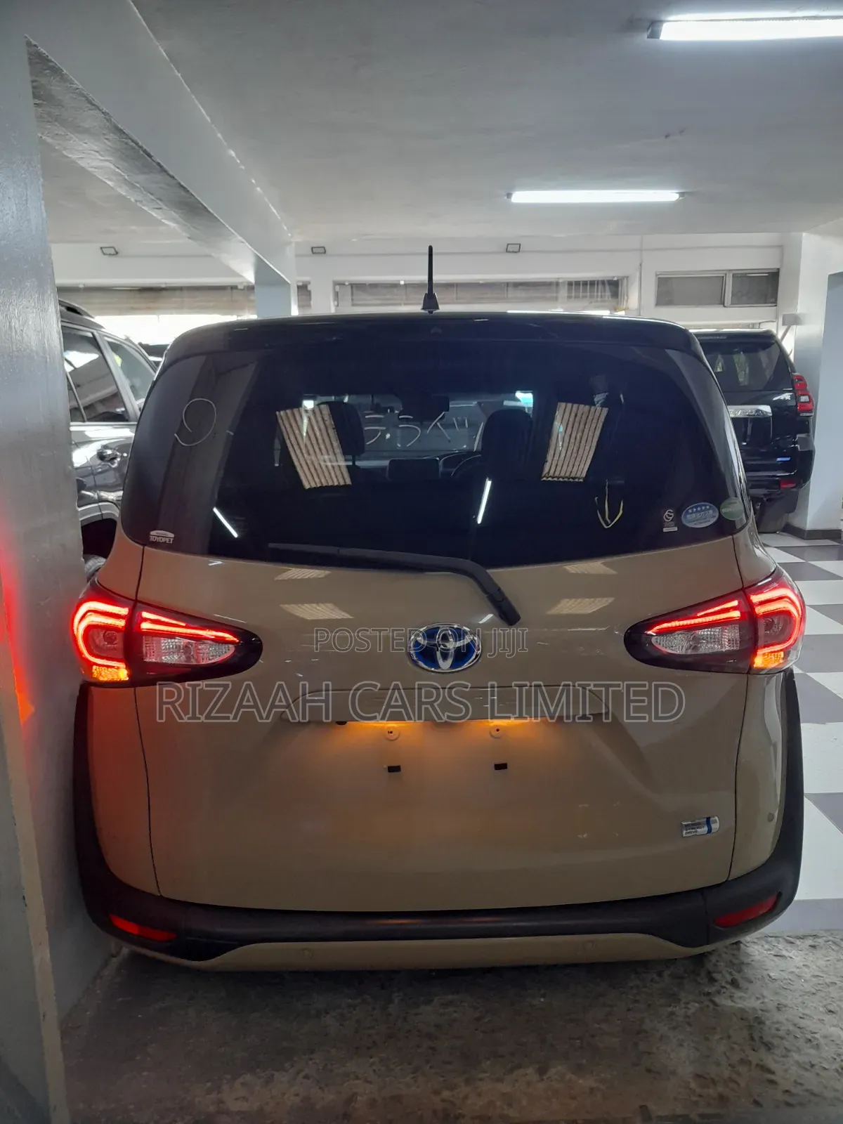 Toyota Sienta 2019 Beige