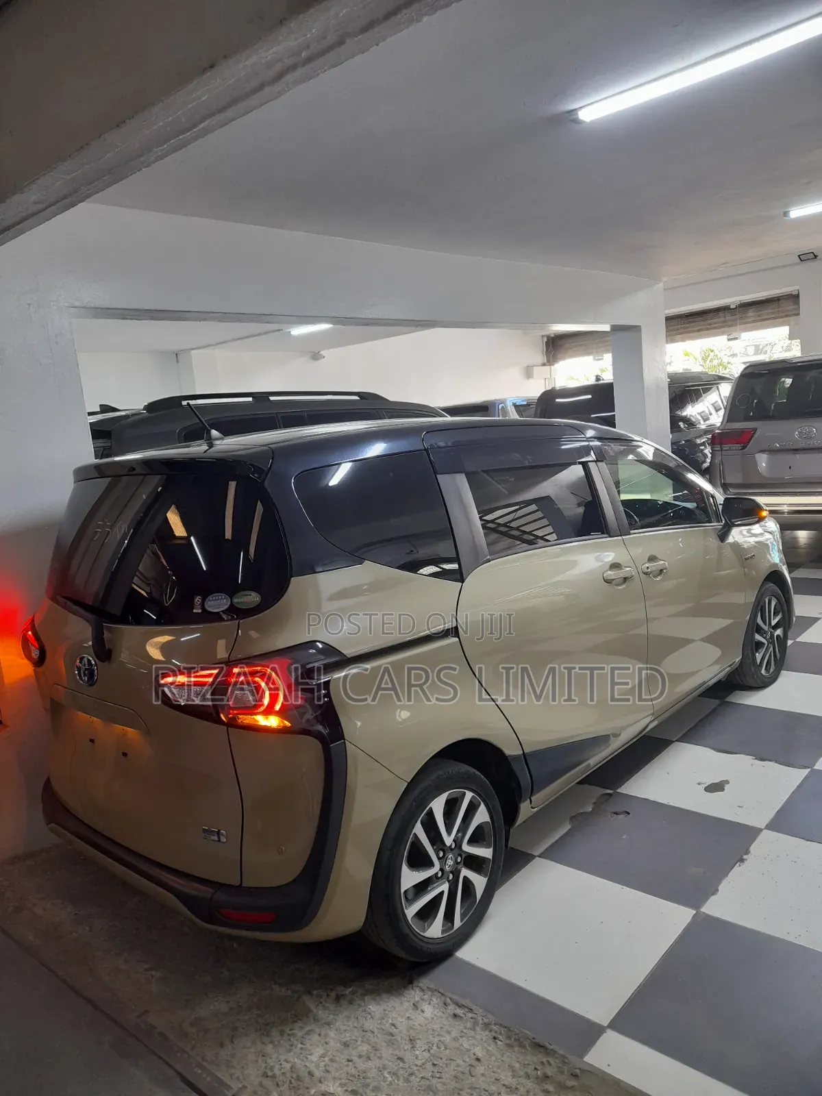 Toyota Sienta 2019 Beige