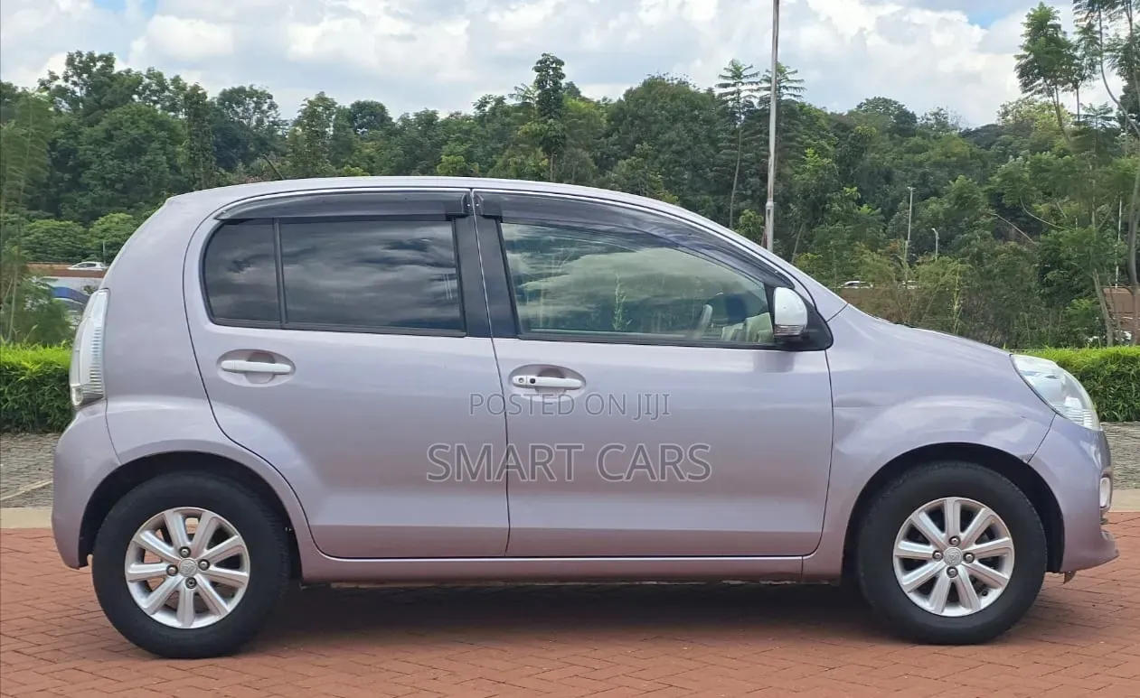 Toyota Passo 2015 Pink
