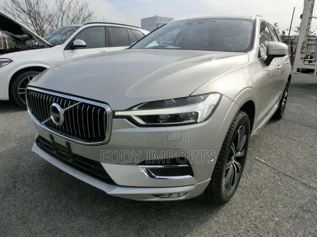 Volvo XC60 T5 Momentum AWD 2019 Beige