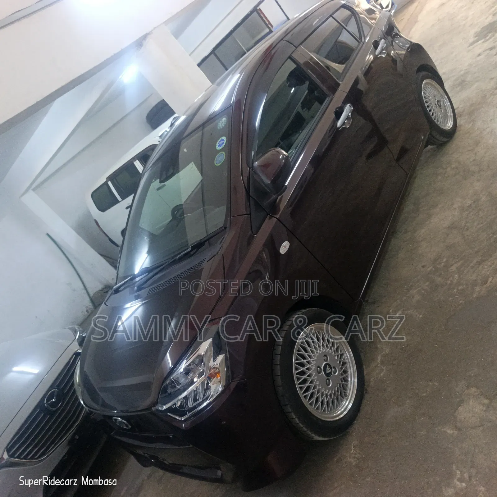 Daihatsu Mira 2020 Maroon