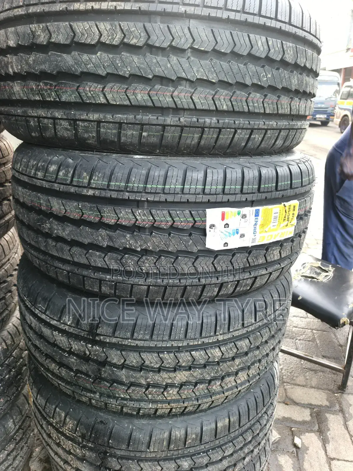 285/50r20 Mirage