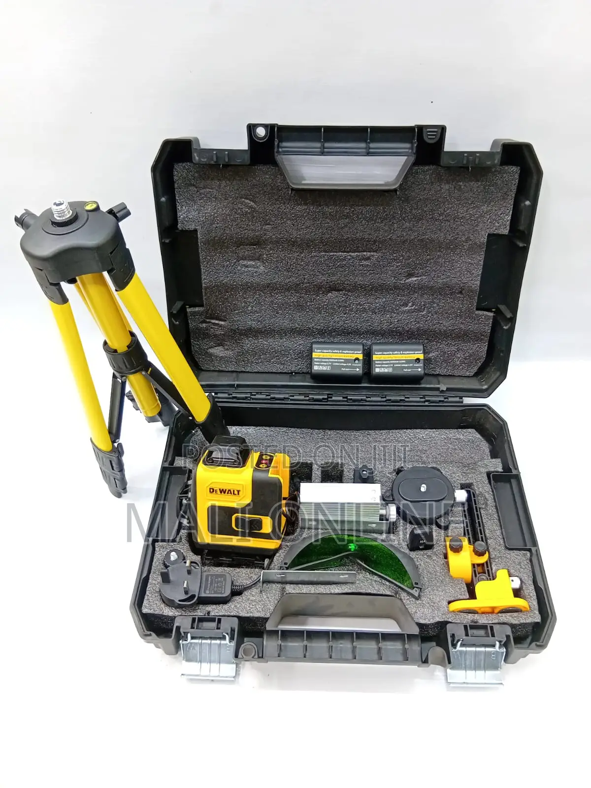 Dewalt Laser Level Kit Self Leveling Line Laser 1.2m Tripod 2 Battery