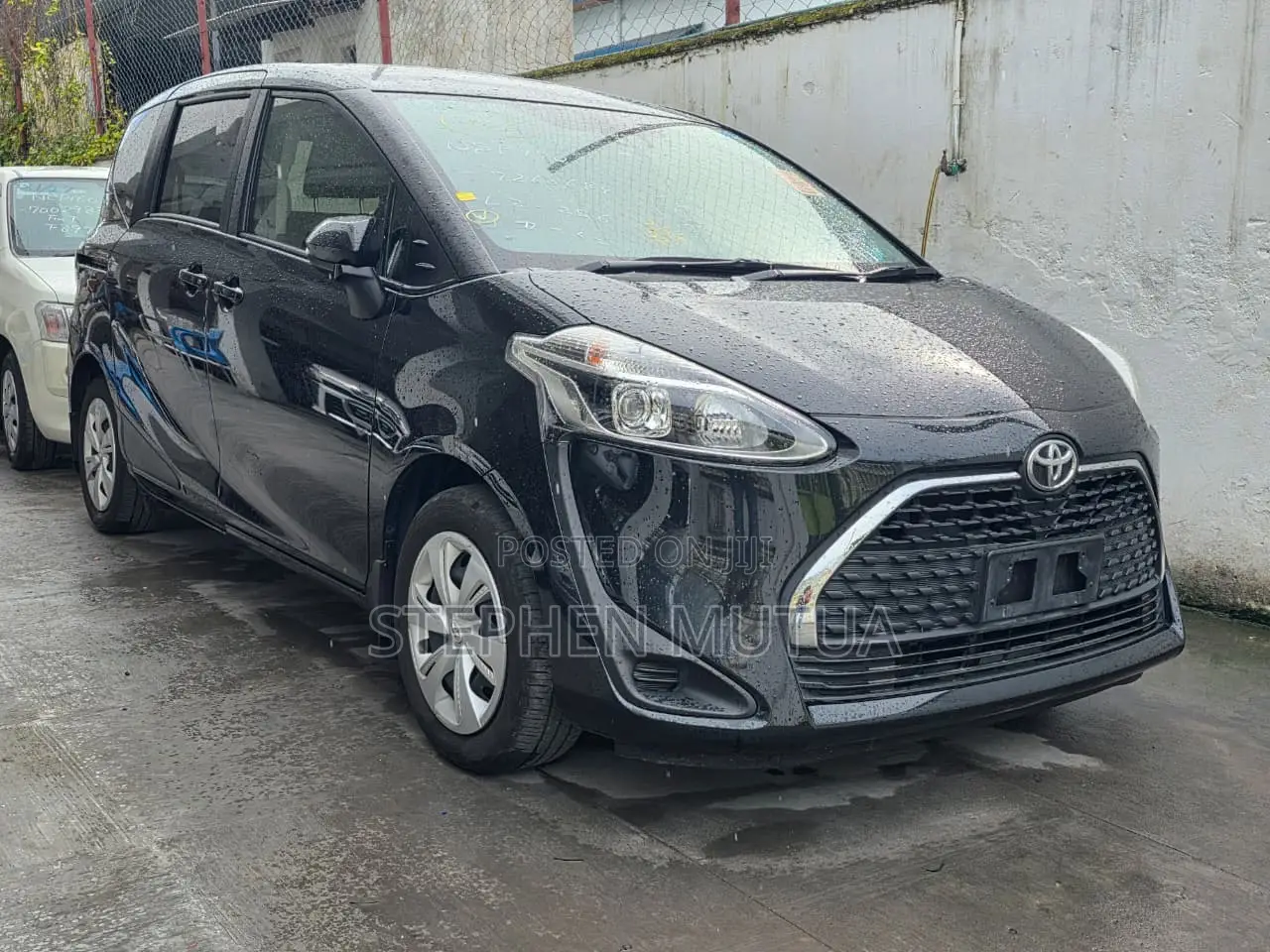 Toyota Sienta 1.5 FWD 2021 Black