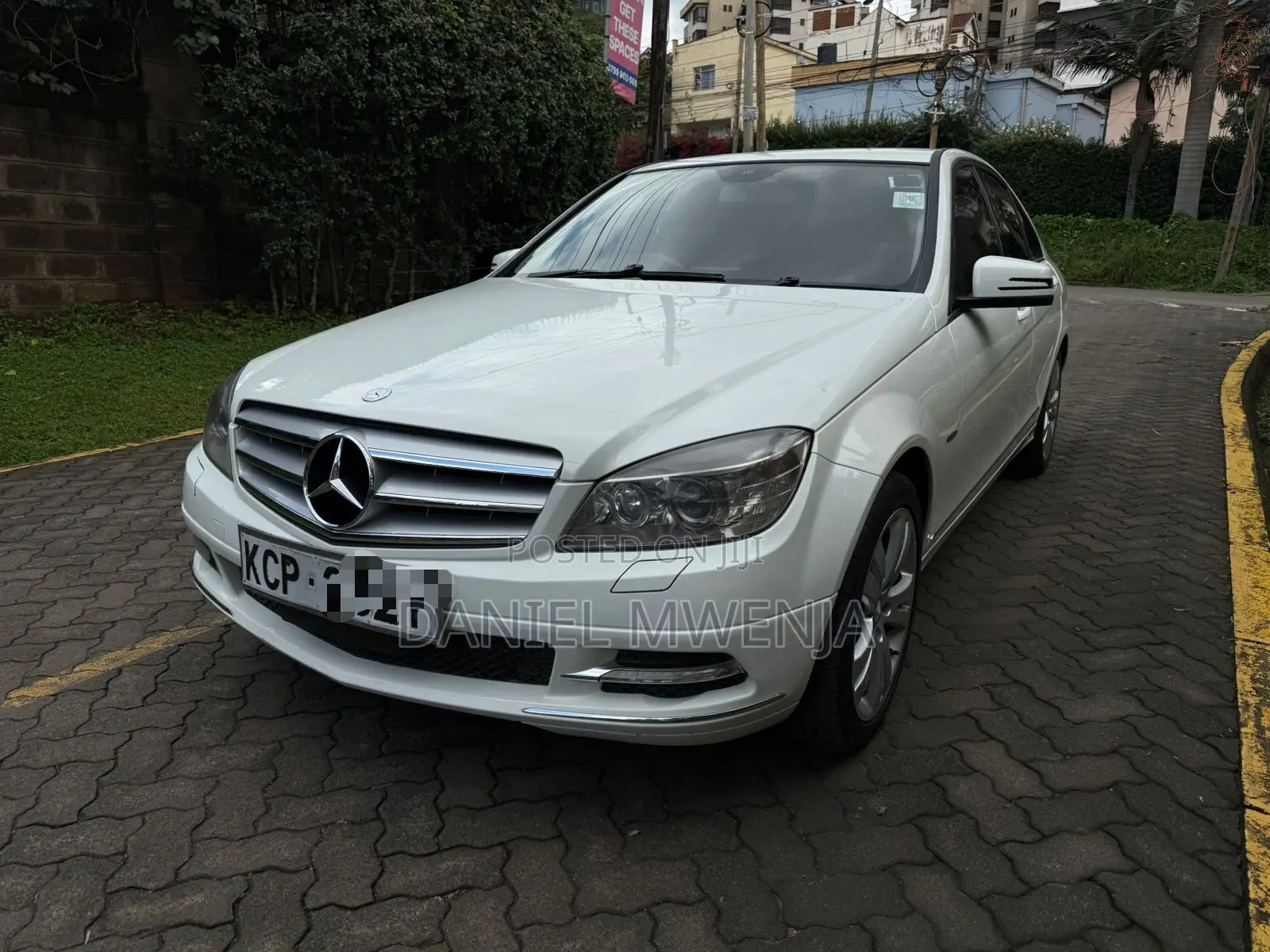 Mercedes-Benz C200 2011 White