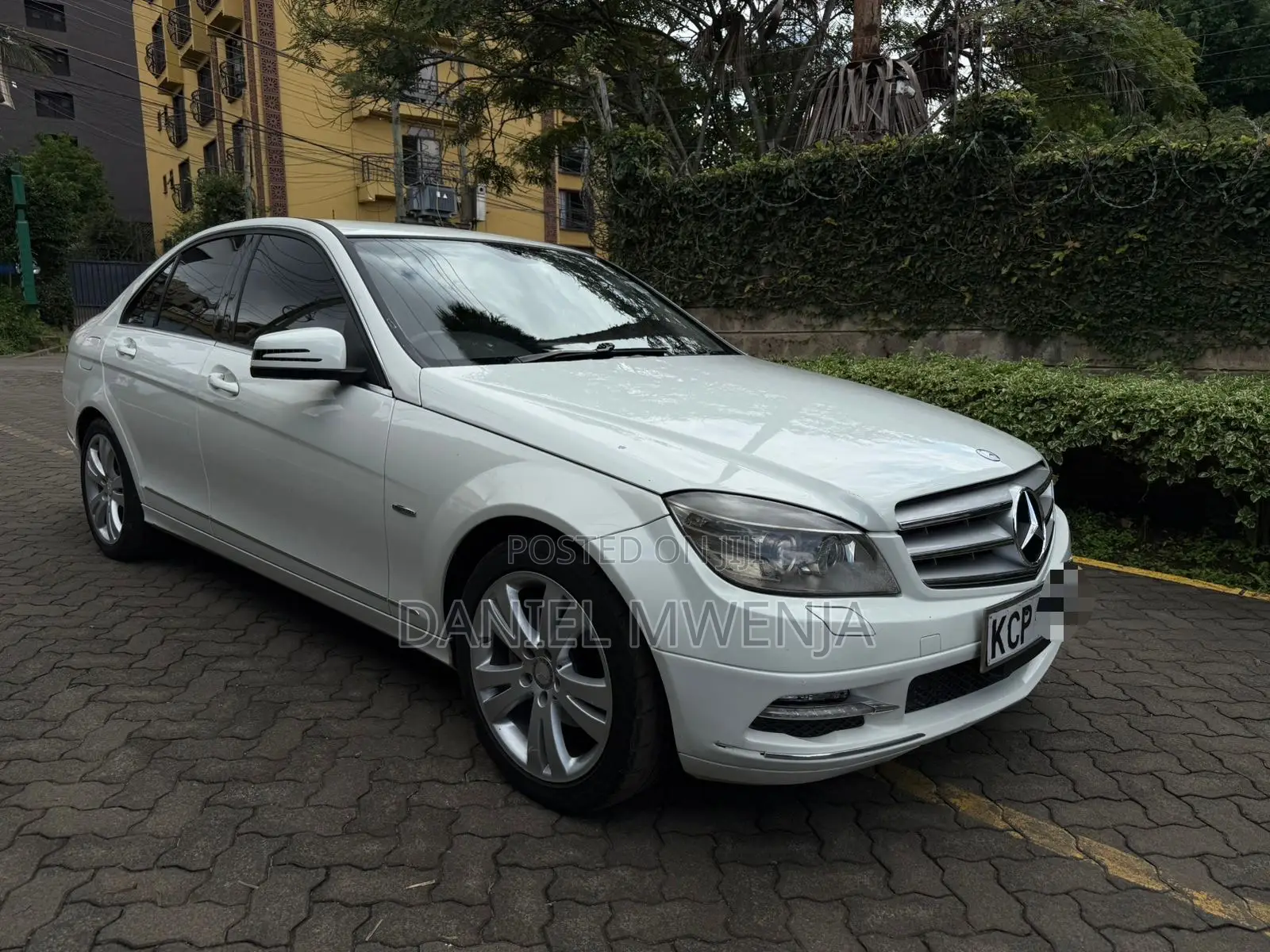 Mercedes-Benz C200 2011 White