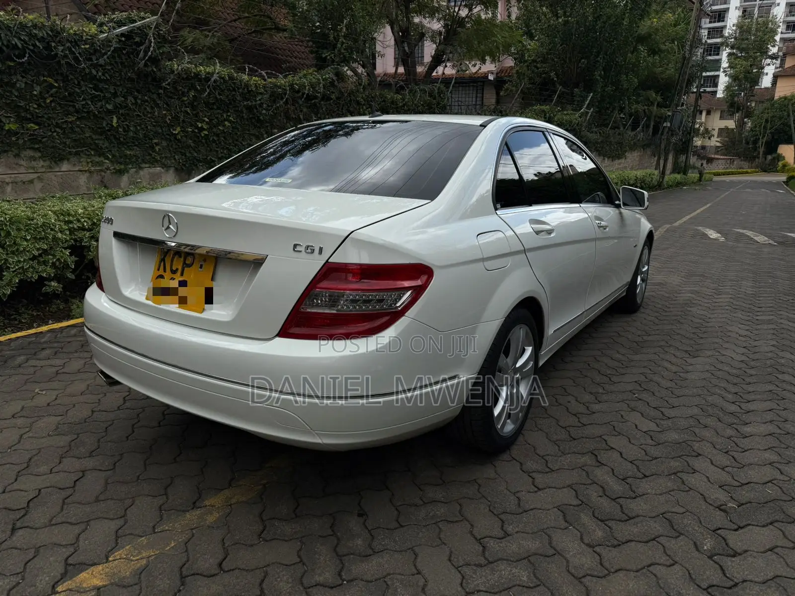 Mercedes-Benz C200 2011 White