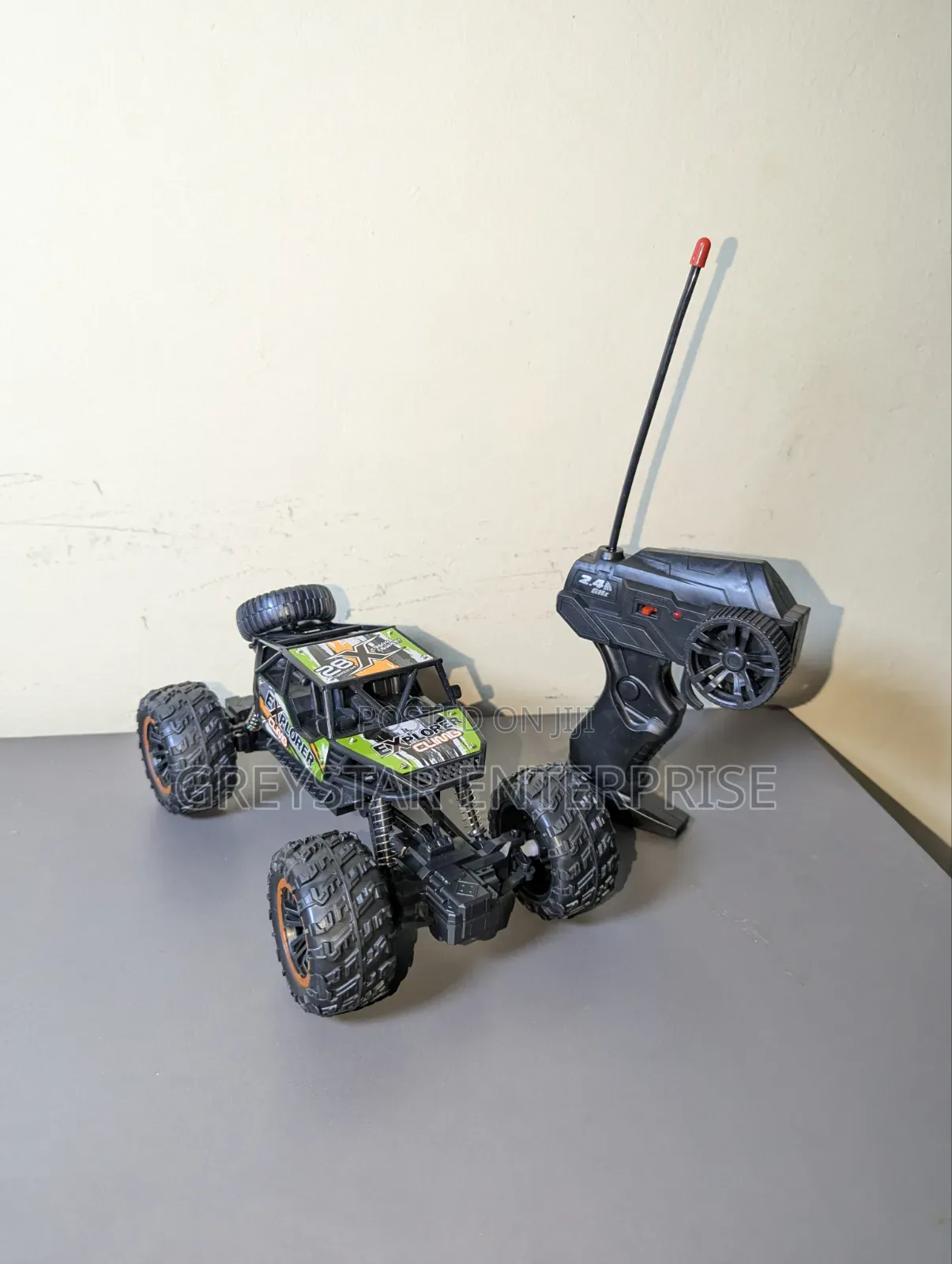 Off-Road Rc Truck Rock Climbing Remote Control 2.4g Explorer Rc Car