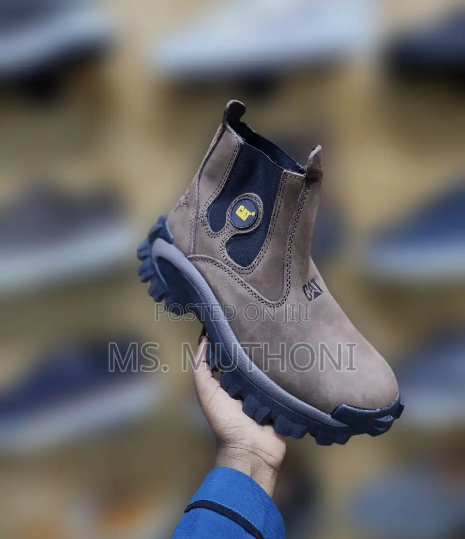 Outdoor / Hiking Laceless Men’S Boots ( Caterpillar)