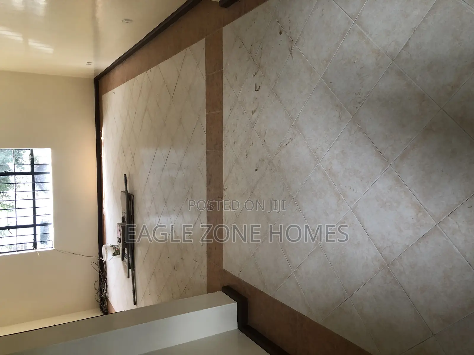 3bdrm Apartment in Rhapta Roas, Raphta Road Area for rent