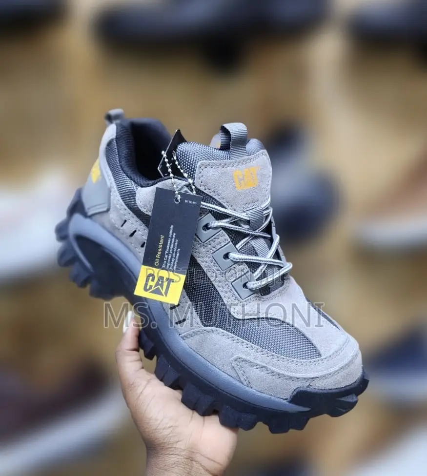 Lace Up Low Cut Caterpillar Intruder Sneakers Size 39-45