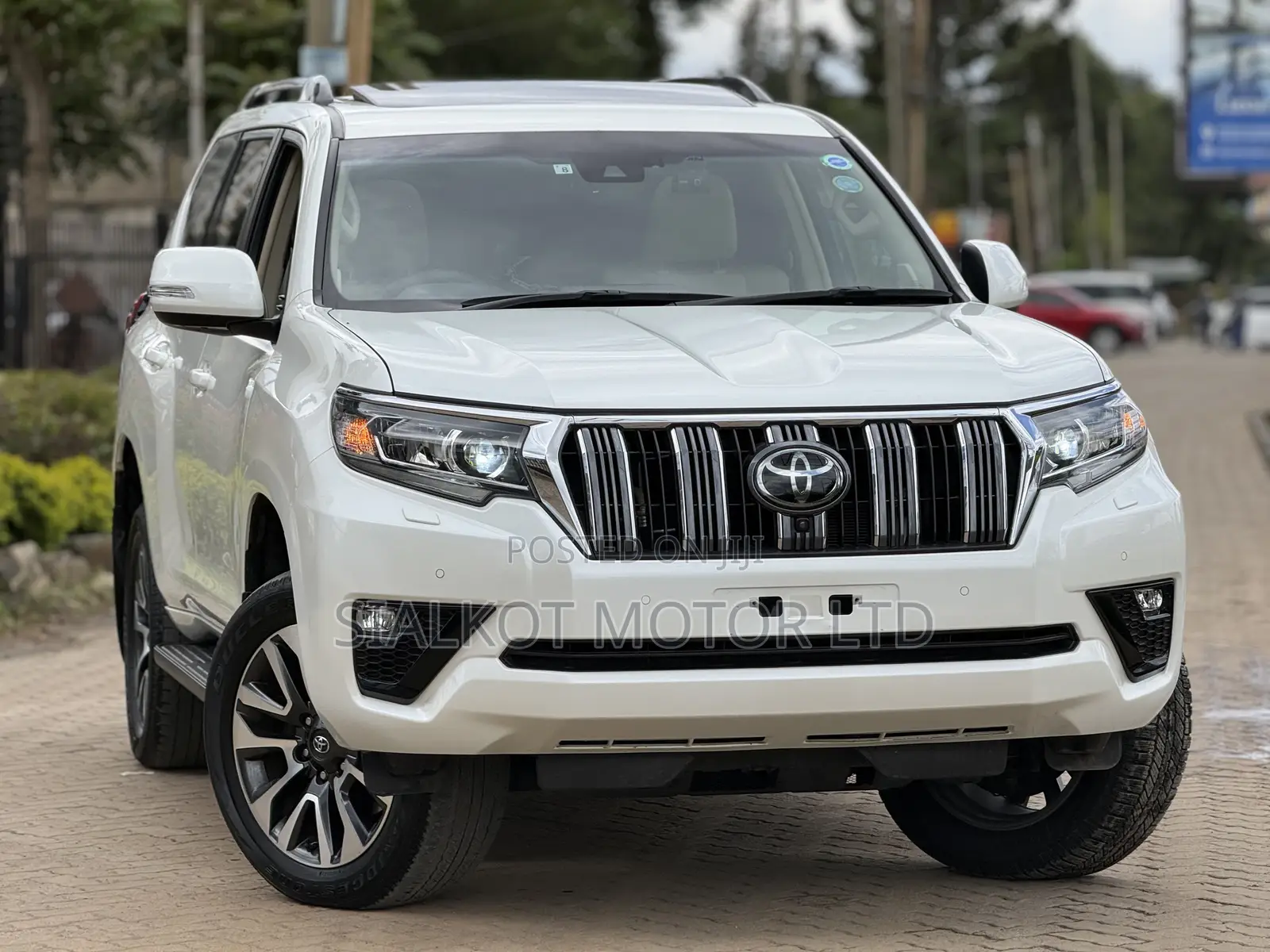 Toyota Land Cruiser Prado 2.8 2022 White
