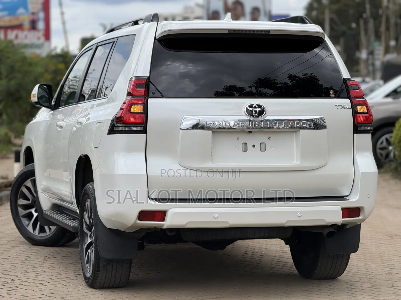 Toyota Land Cruiser Prado 2.8 2022 White