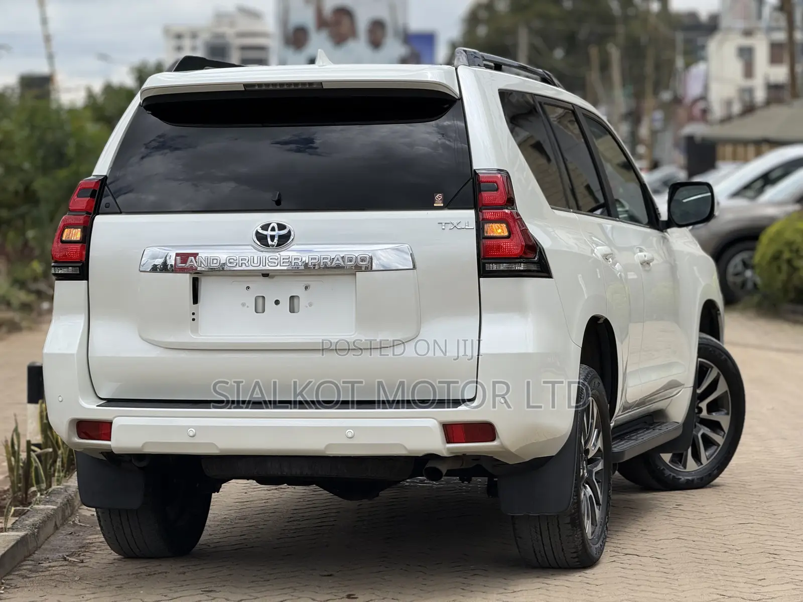 Toyota Land Cruiser Prado 2.8 2022 White