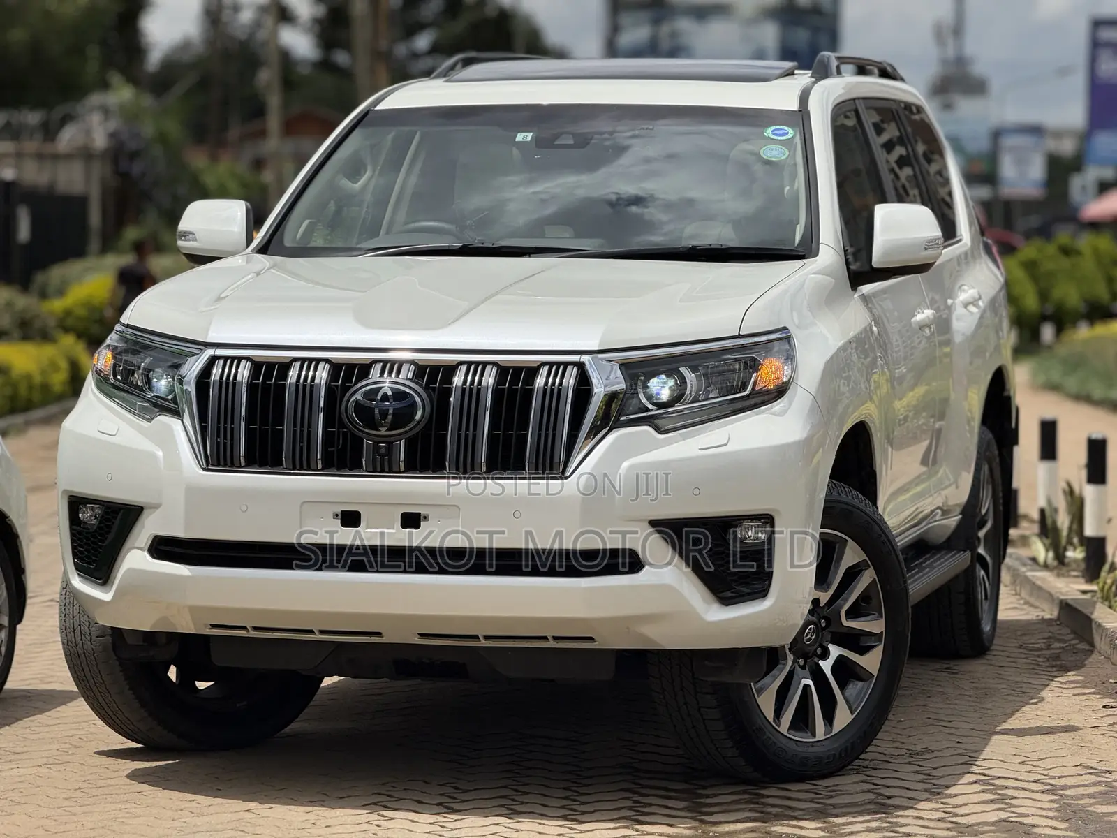 Toyota Land Cruiser Prado 2.8 2022 White