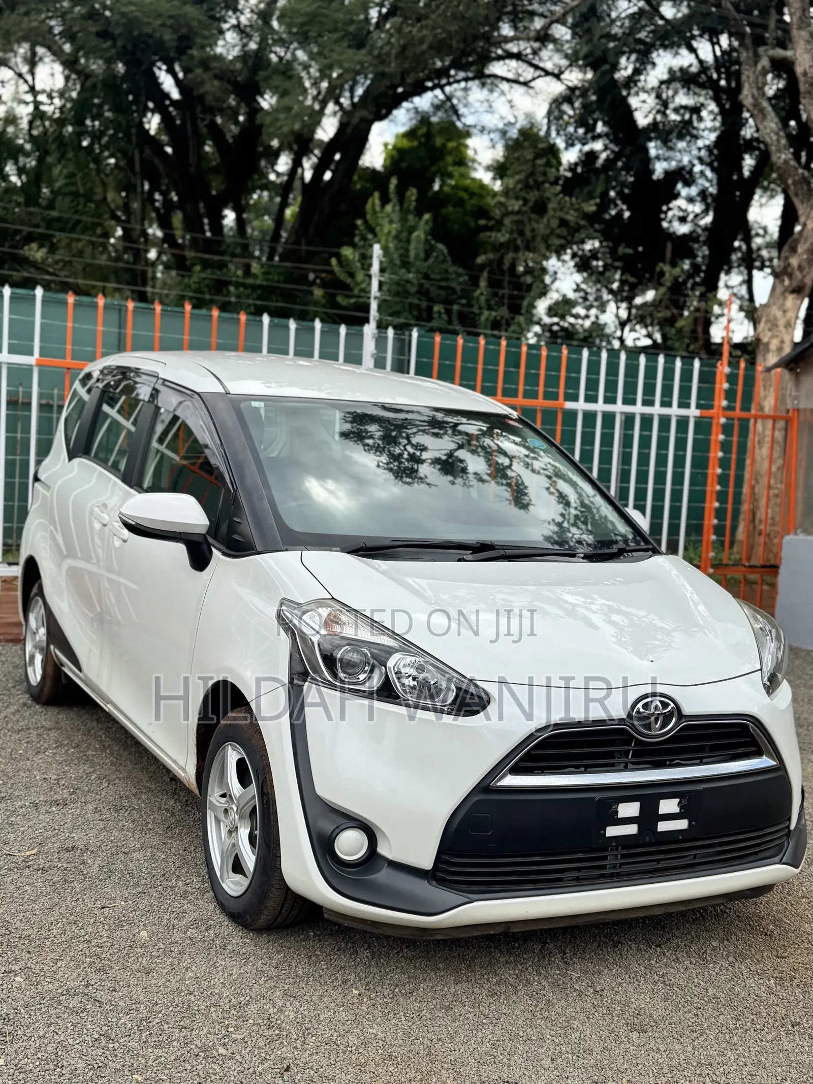 Toyota Sienta 2018 White