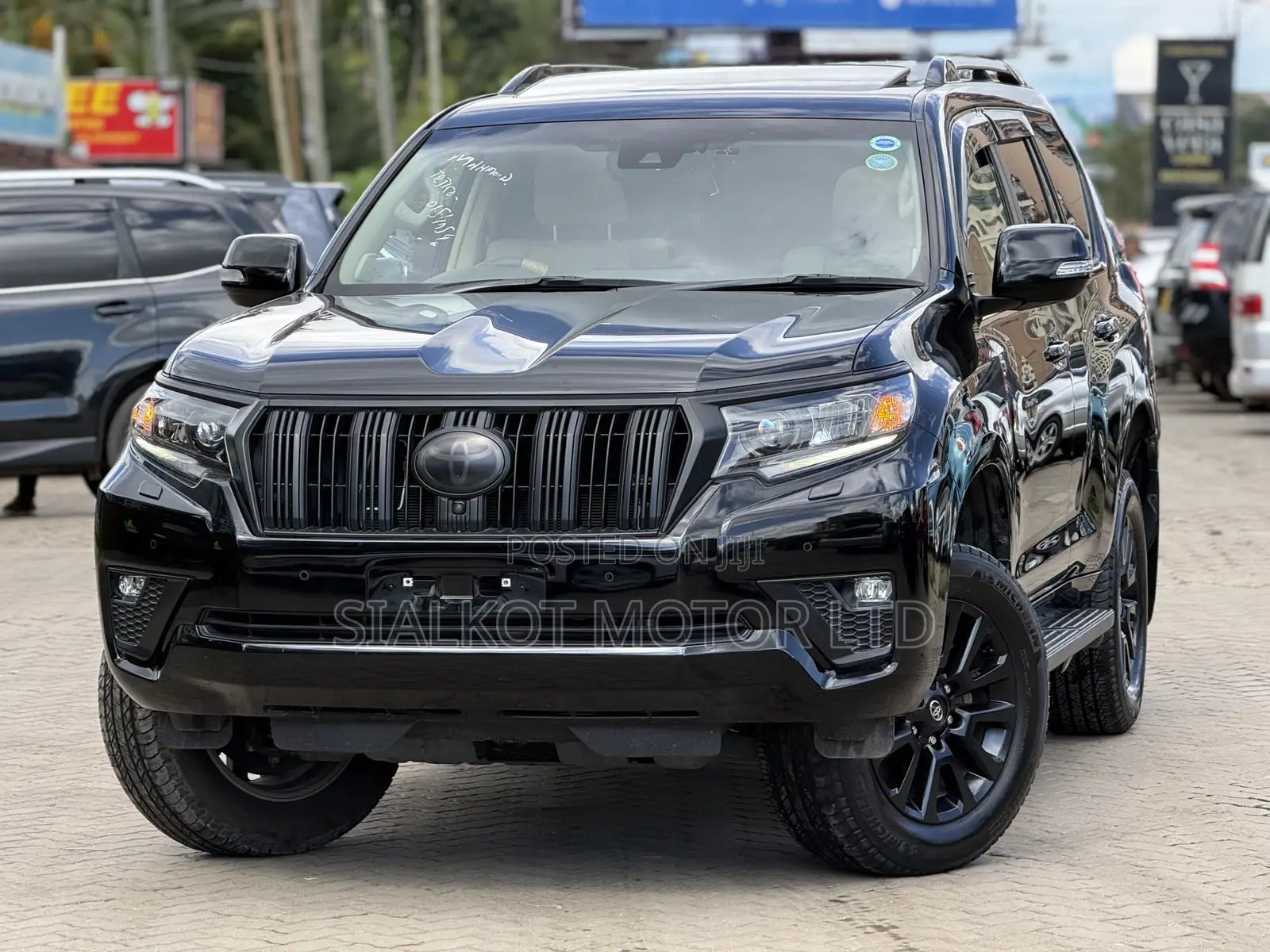 Toyota Land Cruiser Prado 2.7 2022 Black