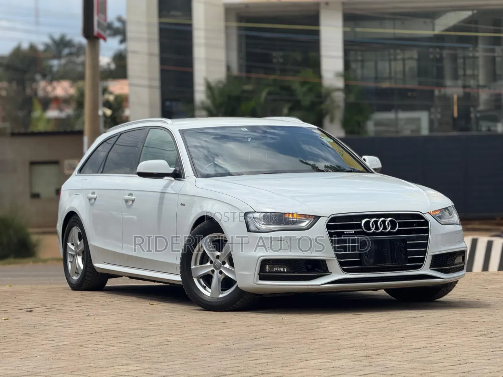 Audi A4 2.0T Premium AWD quattro 2016 White
