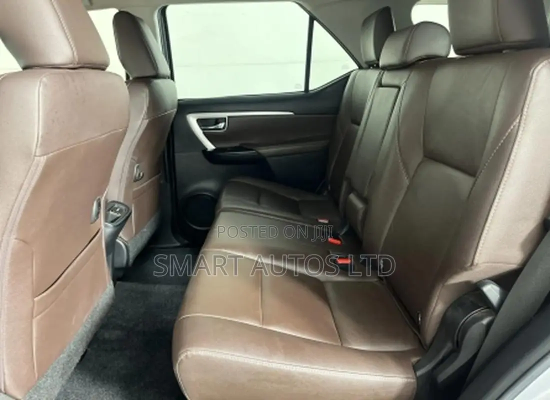 Toyota Fortuner 2019 Silver