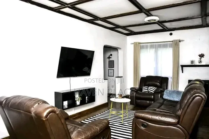 Kitale
Welcome to Our Modern Studio Airbnb Designed for Comfort