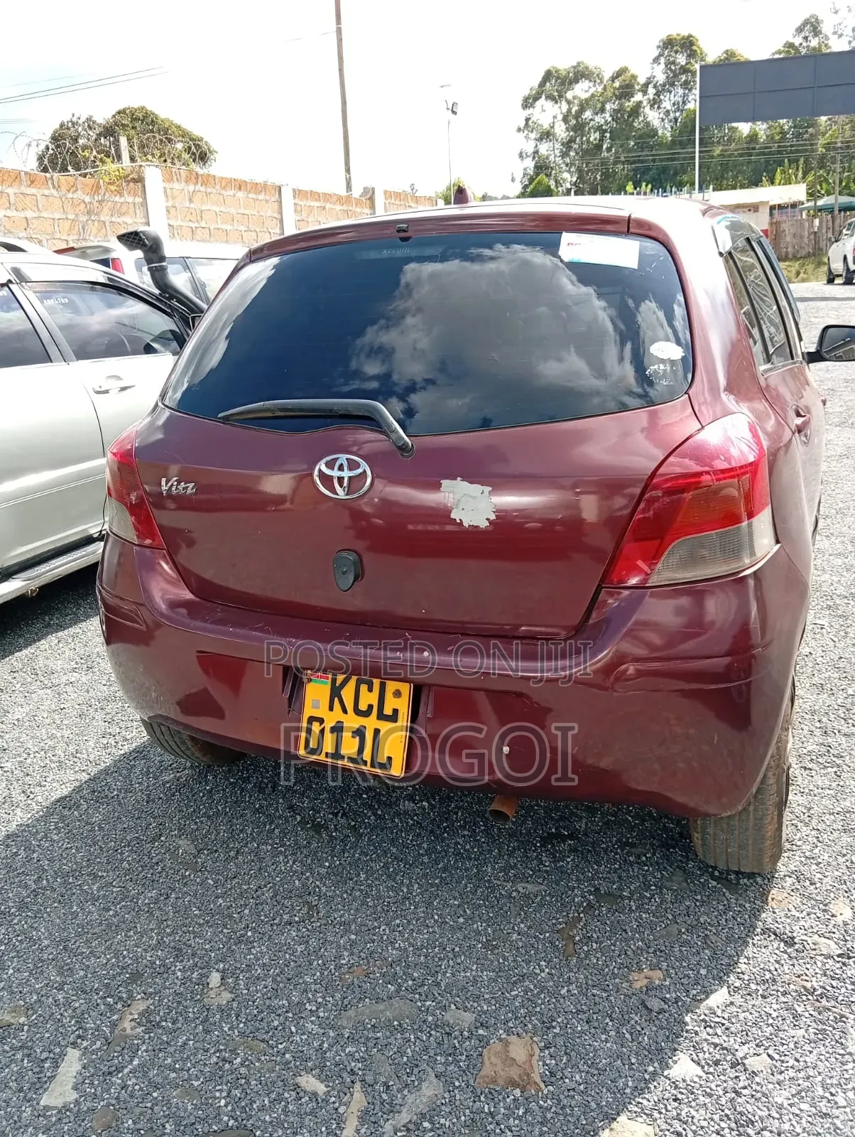 Toyota Vitz 1.3 AWD 5dr 2010 Maroon