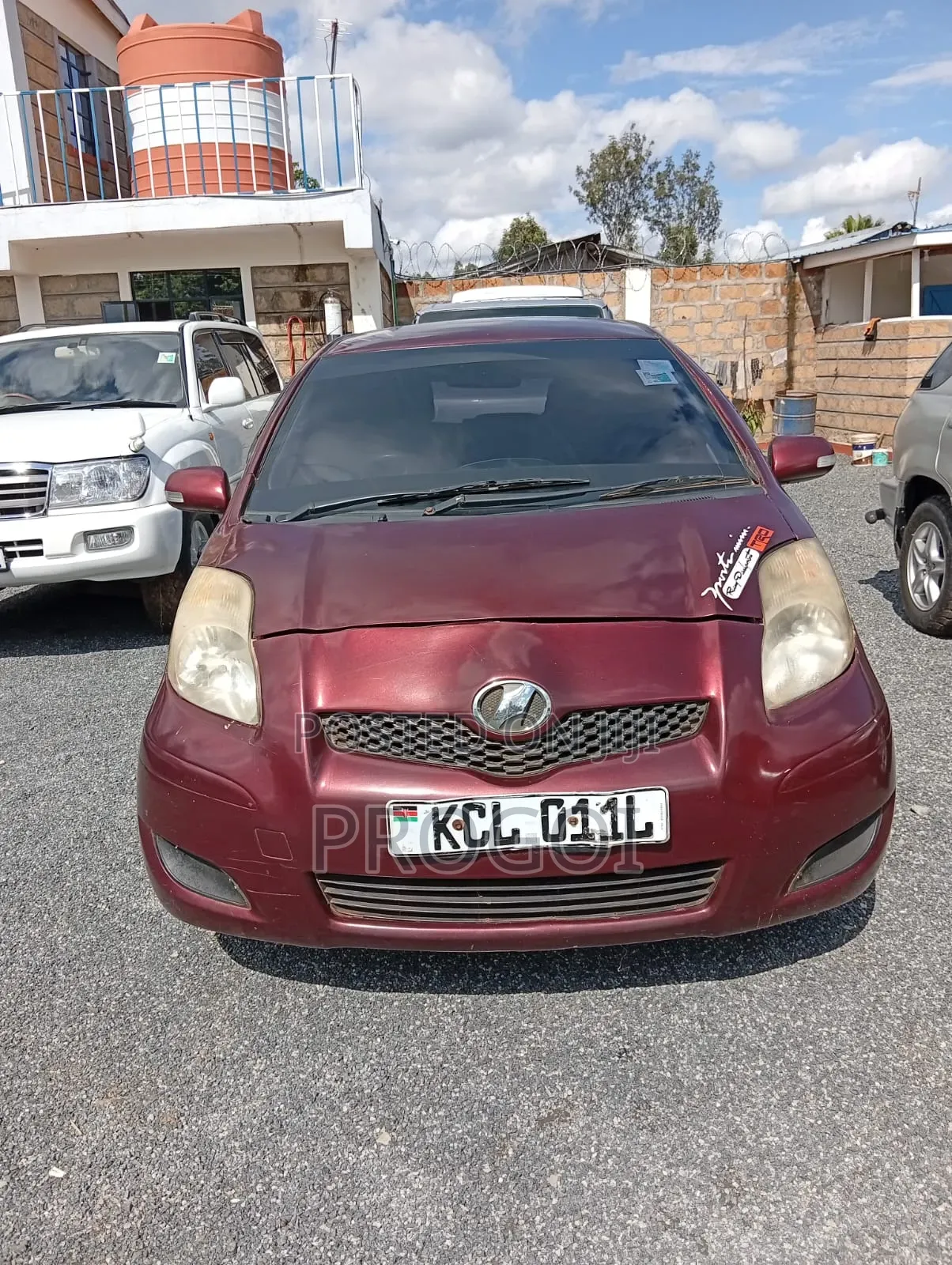 Toyota Vitz 1.3 AWD 5dr 2010 Maroon