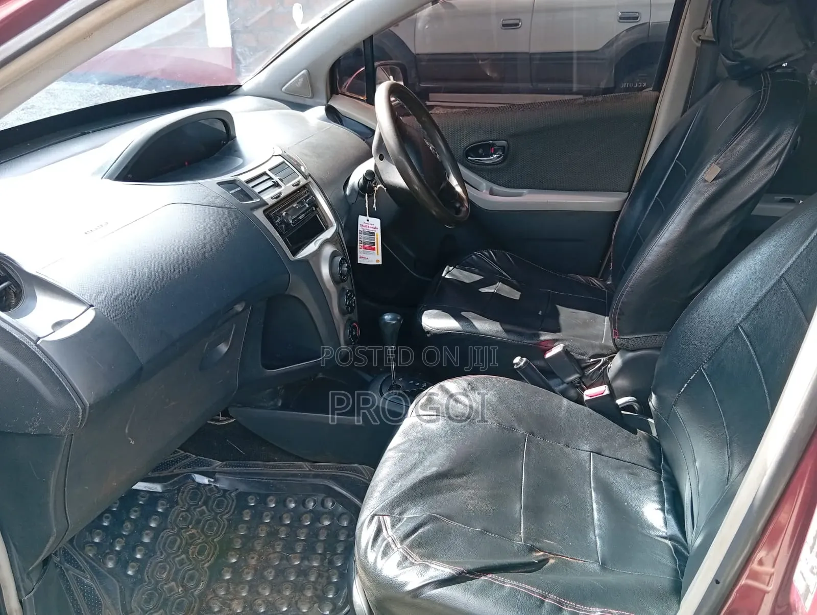 Toyota Vitz 1.3 AWD 5dr 2010 Maroon