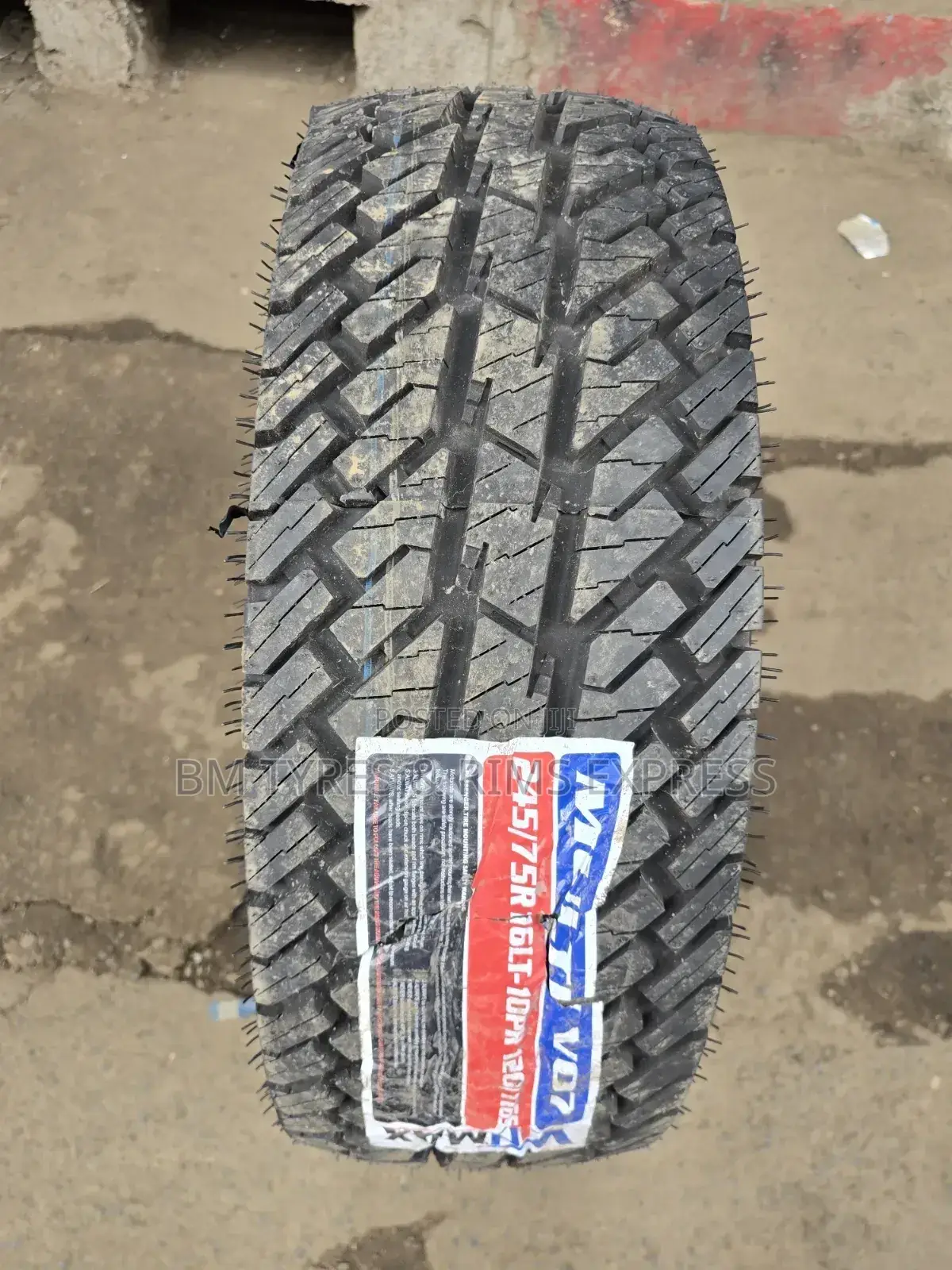 245 /75 R16 Vinmax Tyres (Commercial).