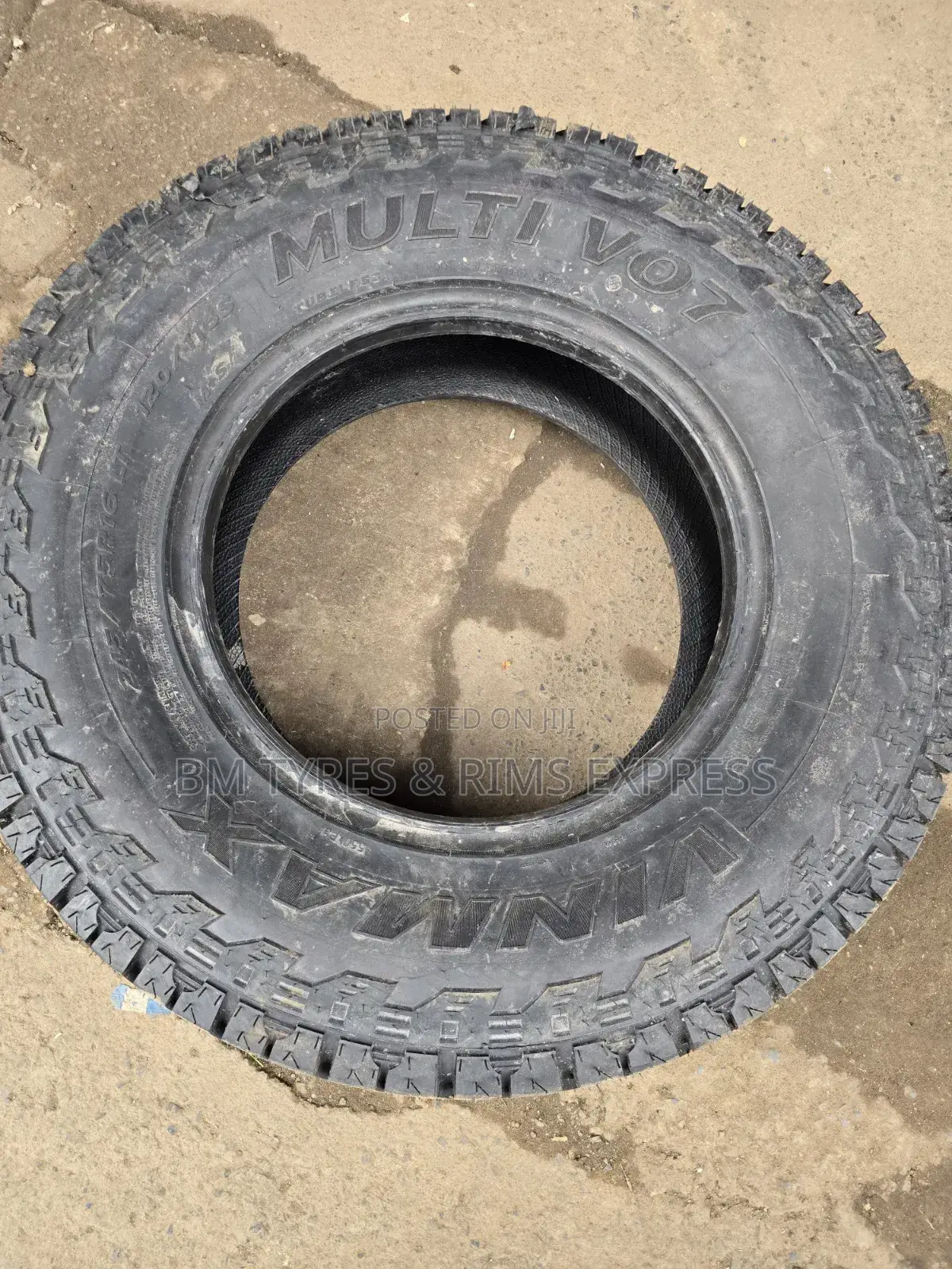 245 /75 R16 Vinmax Tyres (Commercial).