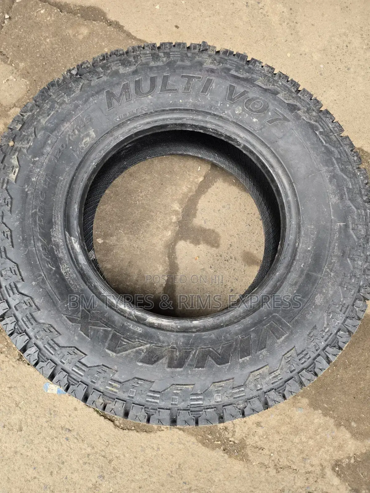245 /75 R16 Vinmax Tyres (Commercial).