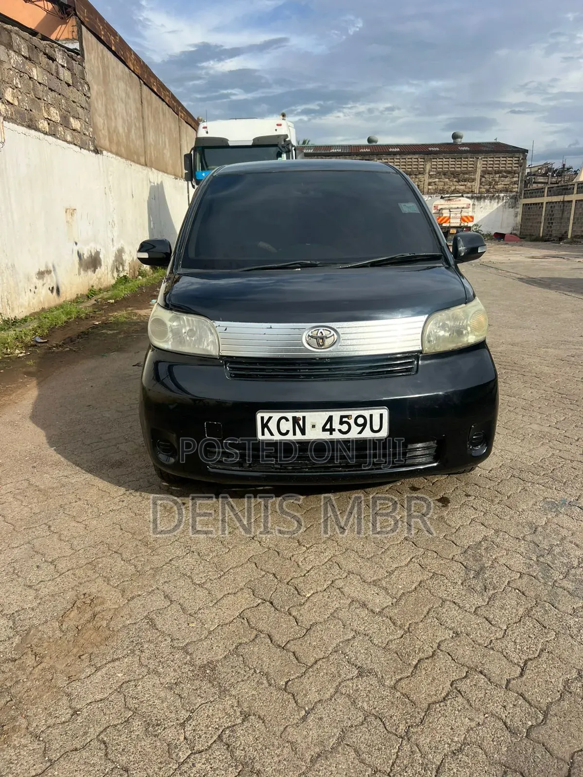 Toyota Porte 2011 Black
