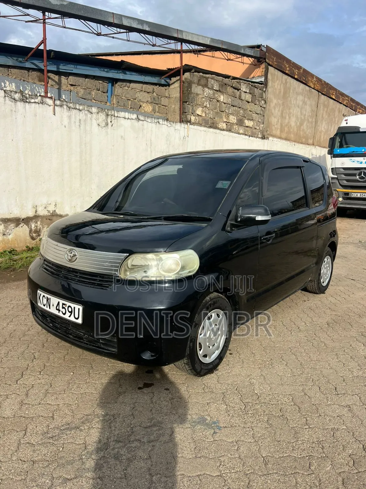 Toyota Porte 2011 Black