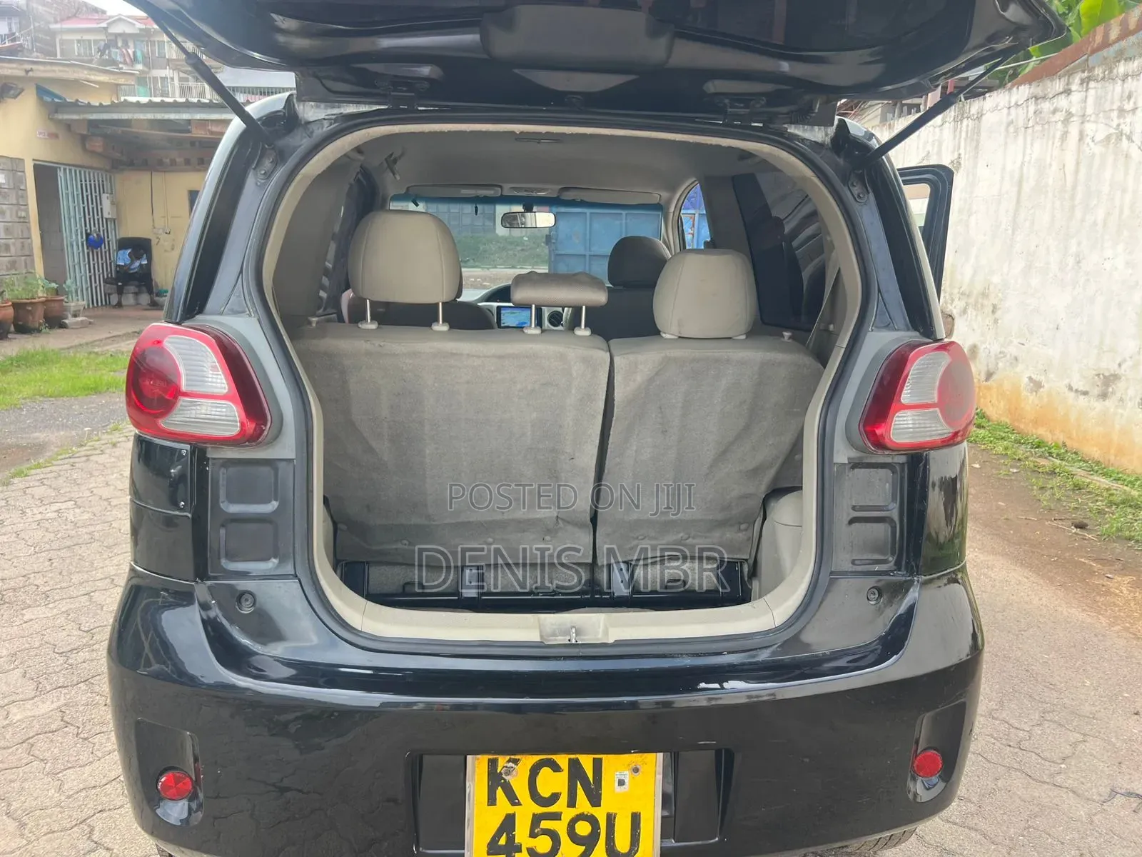 Toyota Porte 2011 Black