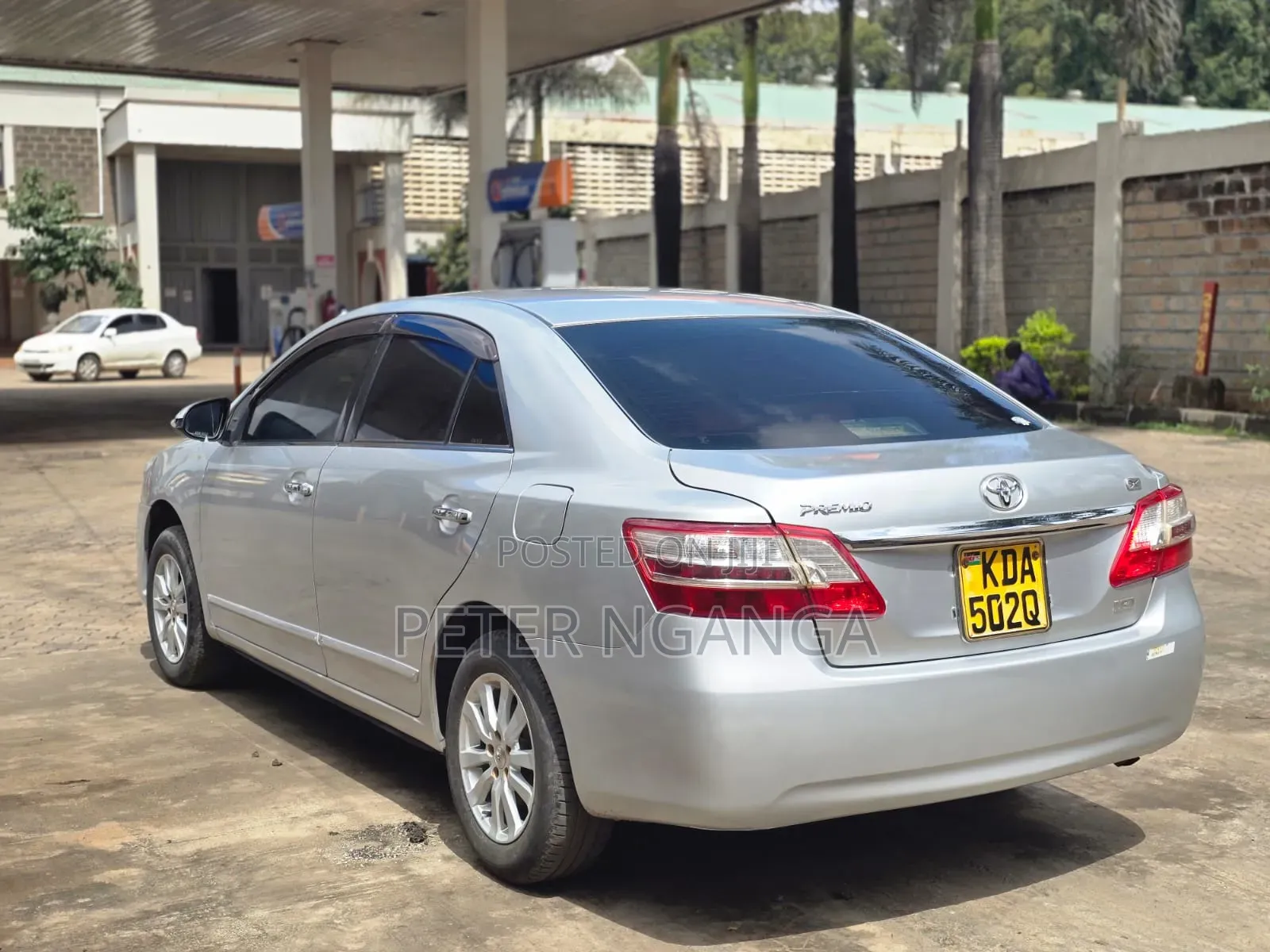 Toyota Premio 1.8 FWD 2013 Silver