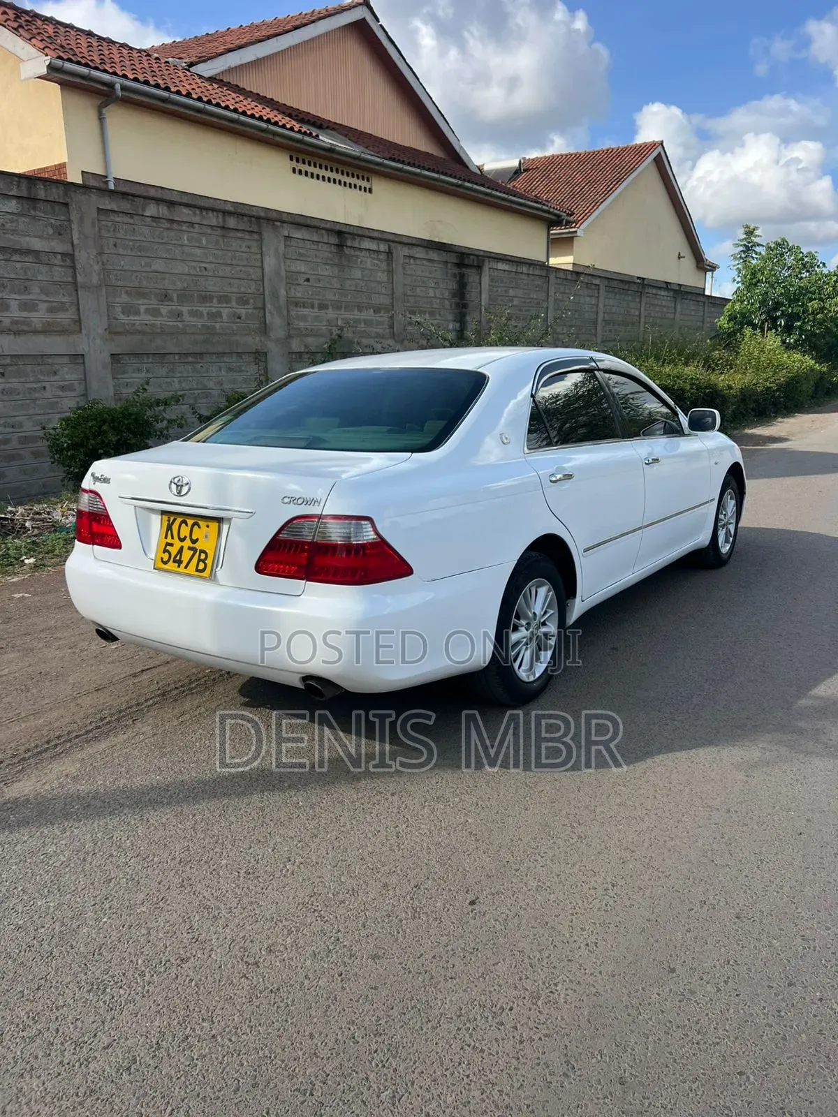 Toyota Crown 2010 White