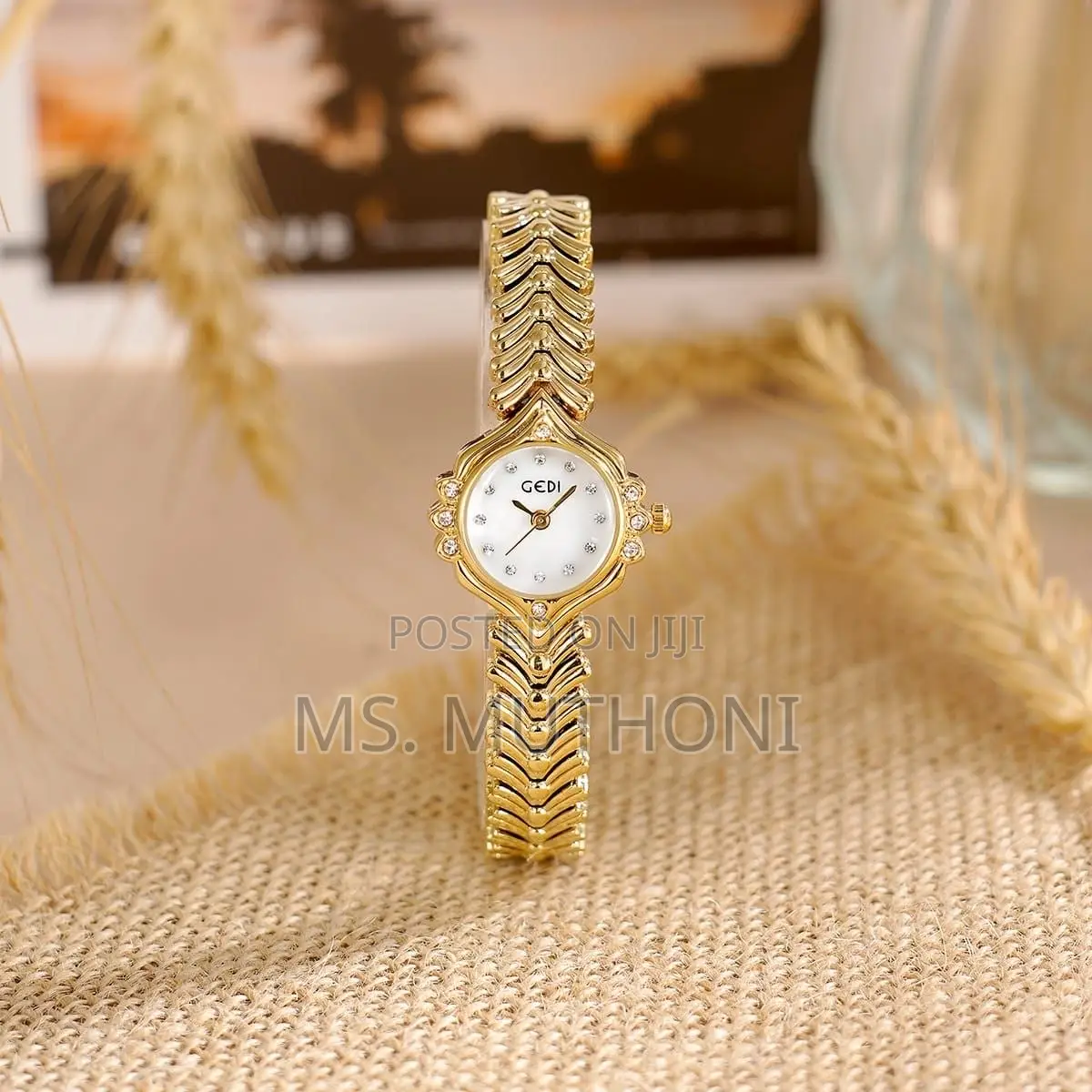 Mother of Pearl Dial Ladies Wrist Watch