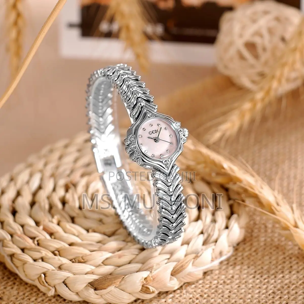 Mother of Pearl Dial Ladies Wrist Watch