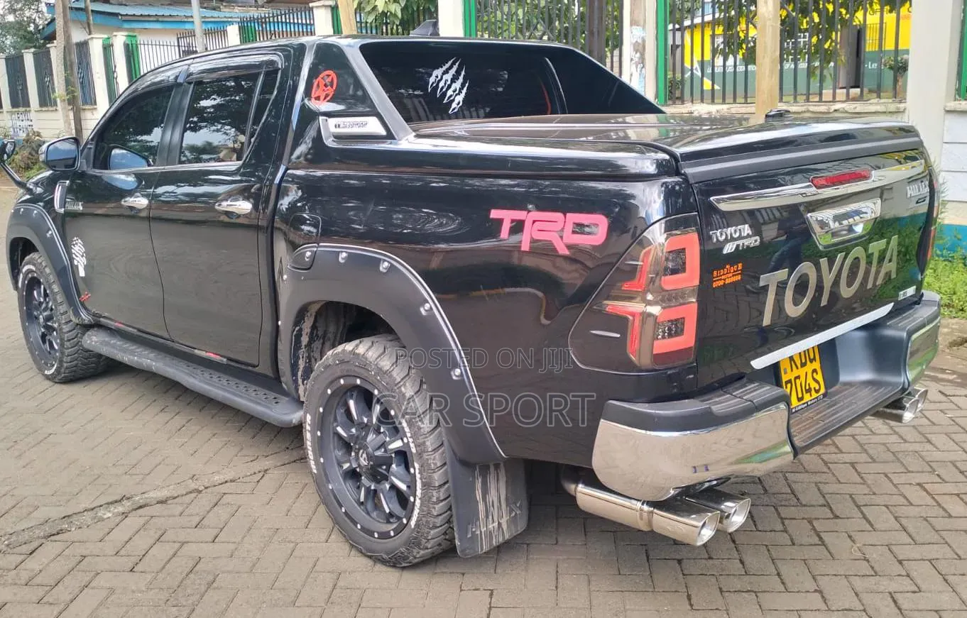 Toyota Hilux 2018 Black