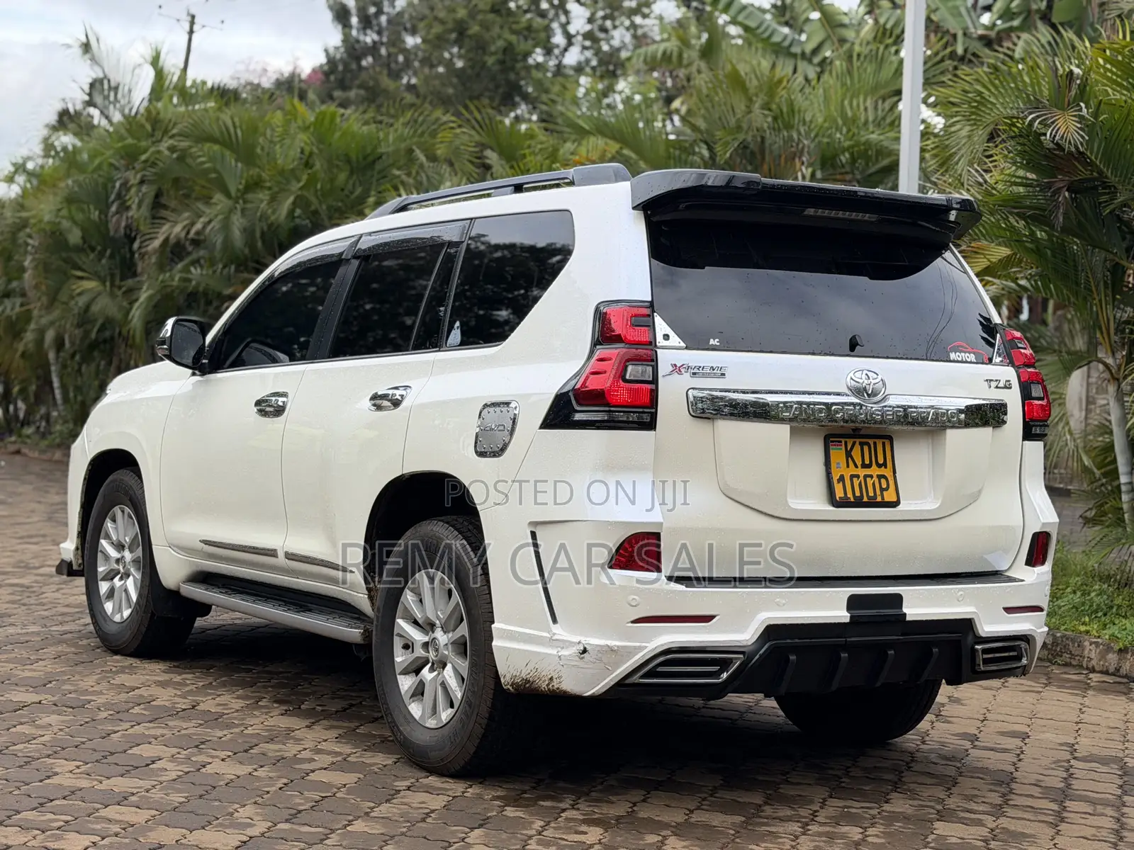 Toyota Land Cruiser Prado 2015 White