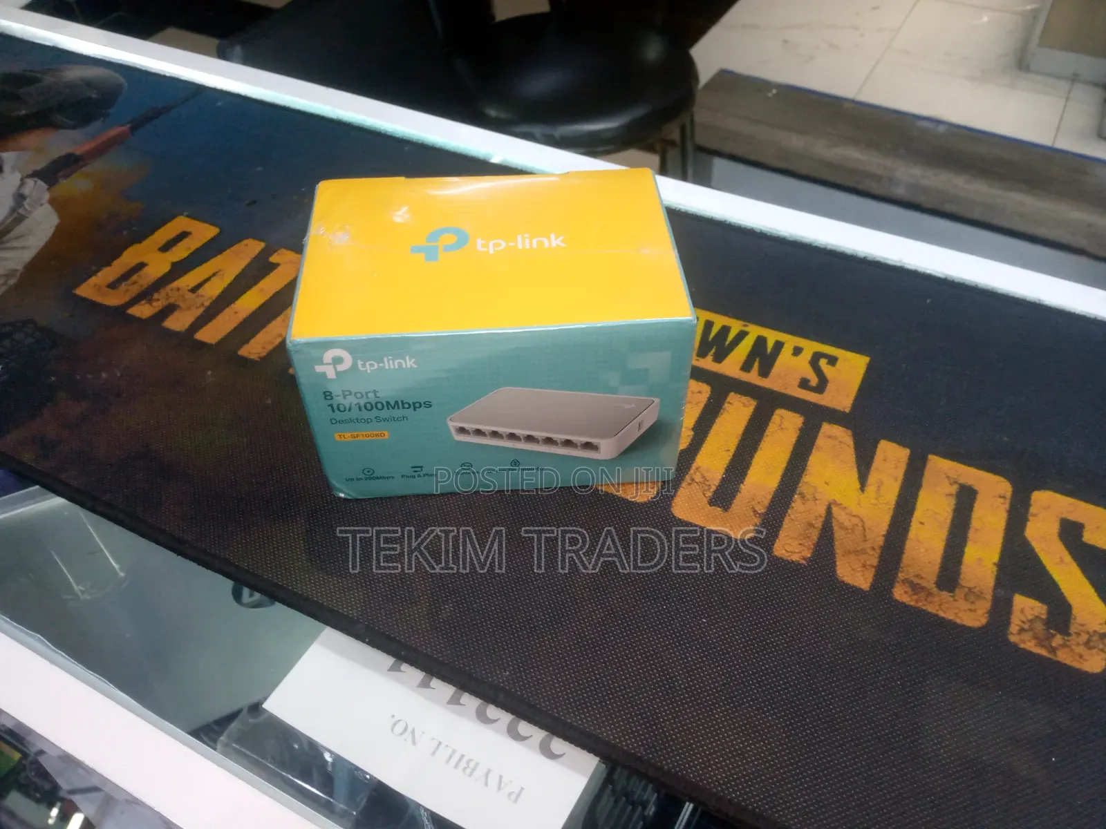 An 8-Port Tp-Link