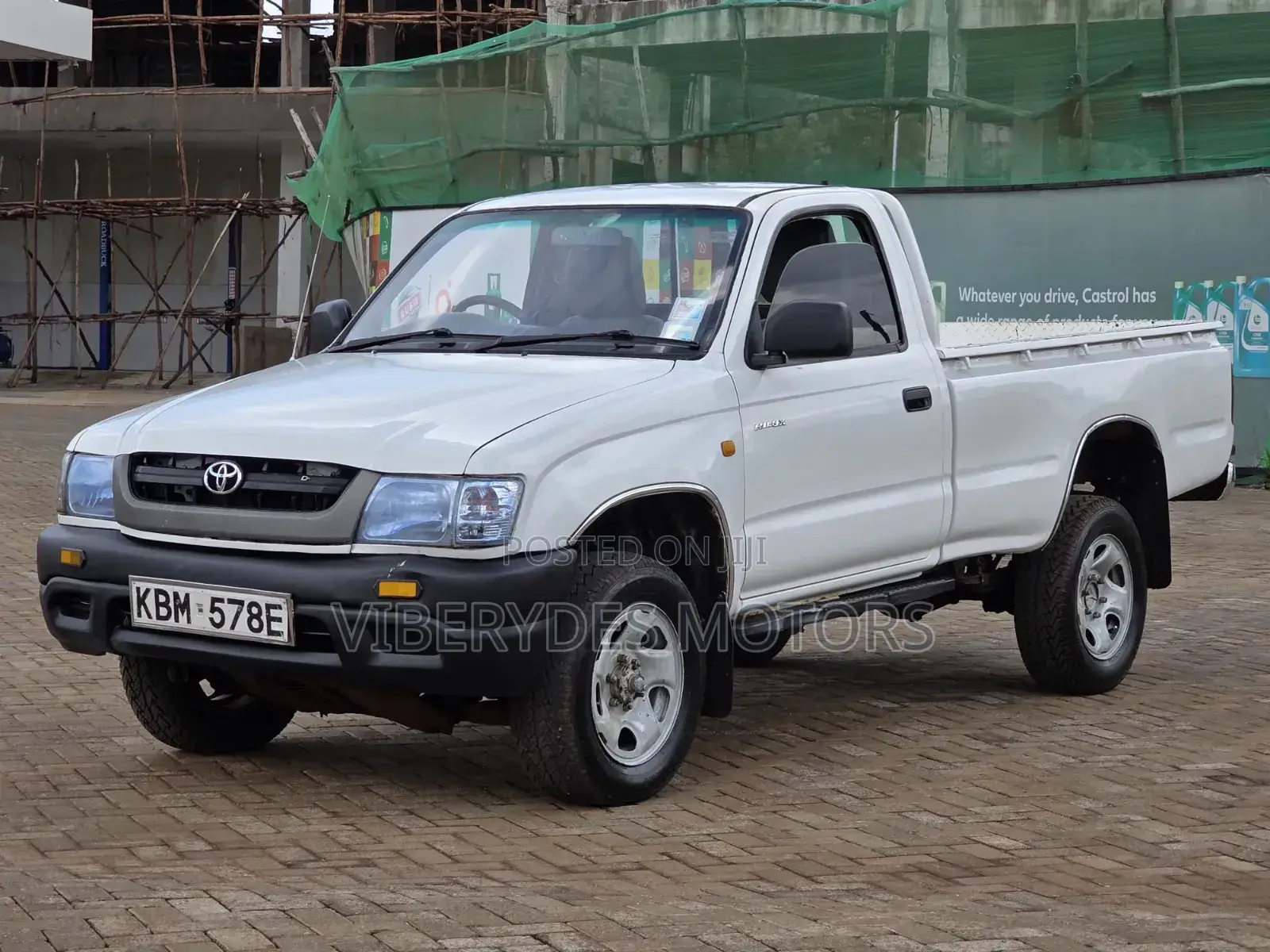 Toyota Hilux 2003 White
