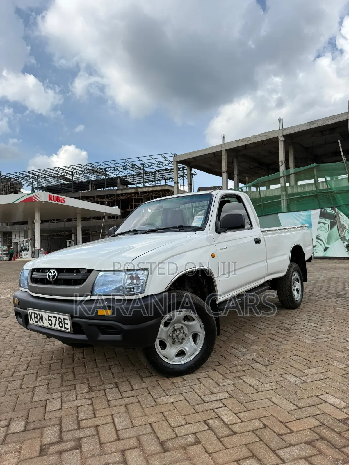 Toyota Hilux 2003 White